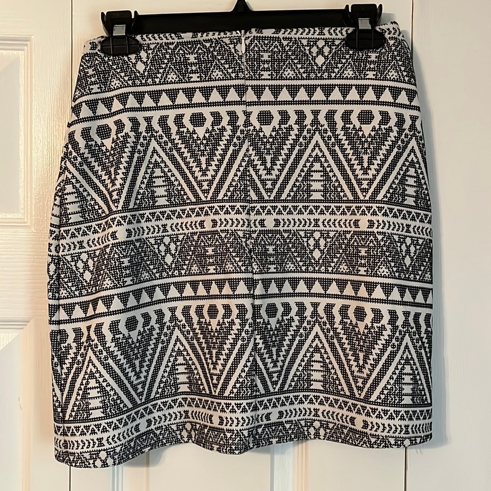 Womens black and white patterned skirt.